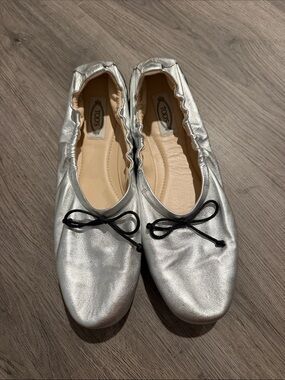 TOD'S Silver Leather Ballet Flats with Bow